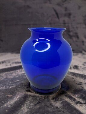 Vintage Libbey Dark Cobalt Blue 7.5"H Glass Vase